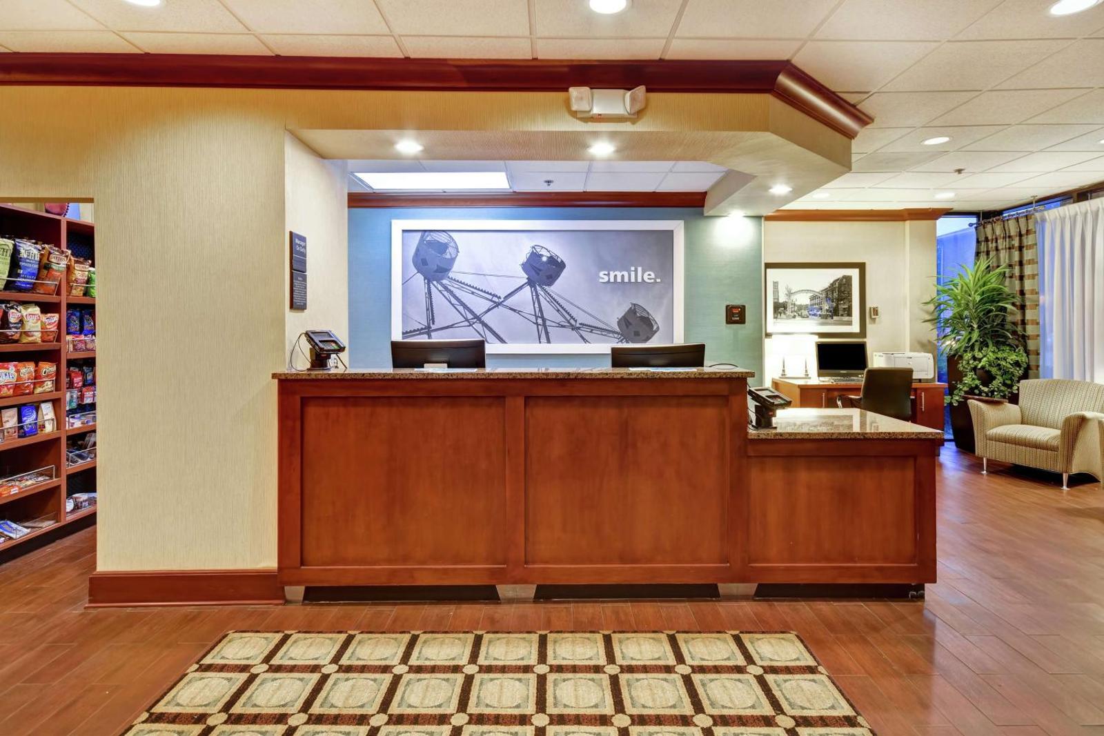 Hampton Inn Chicago-Gurnee Main image 2